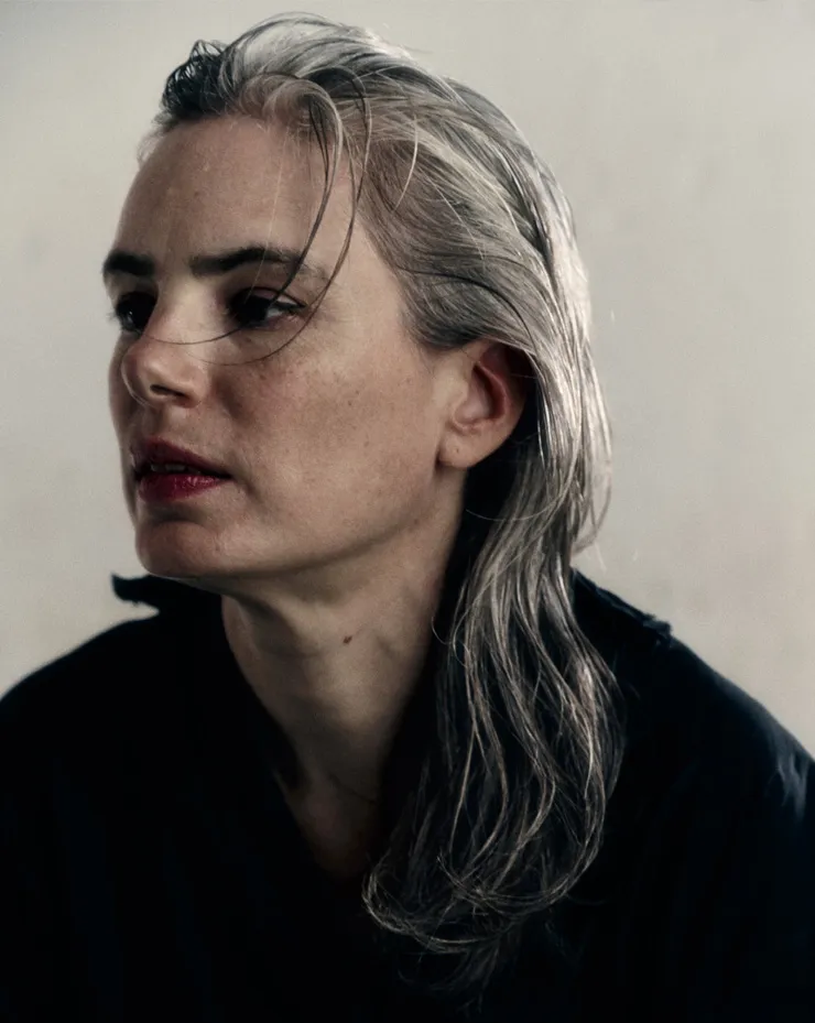 Logo noir fond blanc