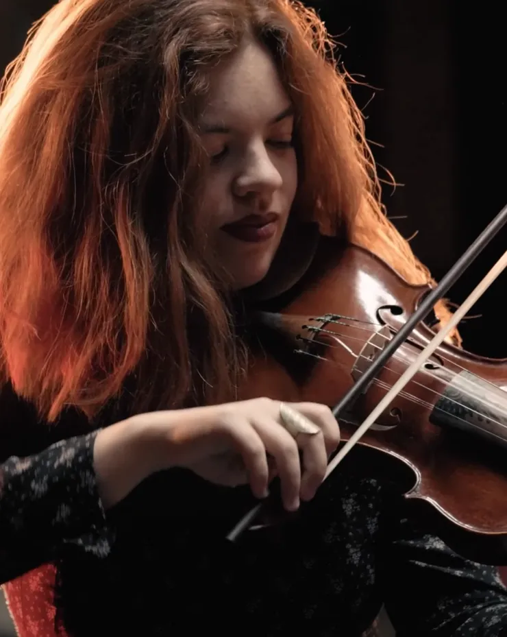 Logo noir fond blanc